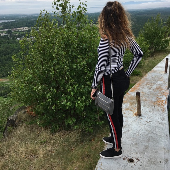 Meet your Posher, Angela - Picture 1 of 1